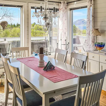 Pet Friendly In Hol I Tjeldsund بيت للعطل