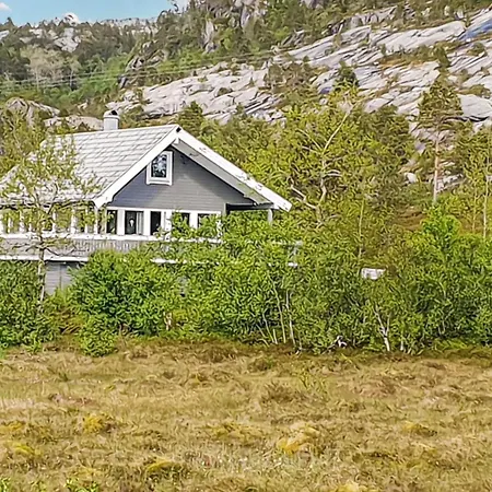 Pet Friendly In Hol I Tjeldsund Kjerstad (Troms)