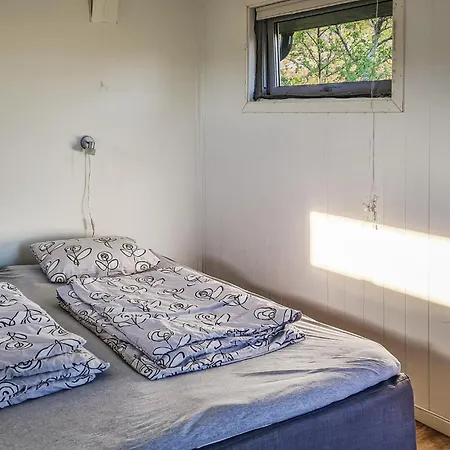 Pet Friendly In Hol I Tjeldsund * Kjerstad (Troms)